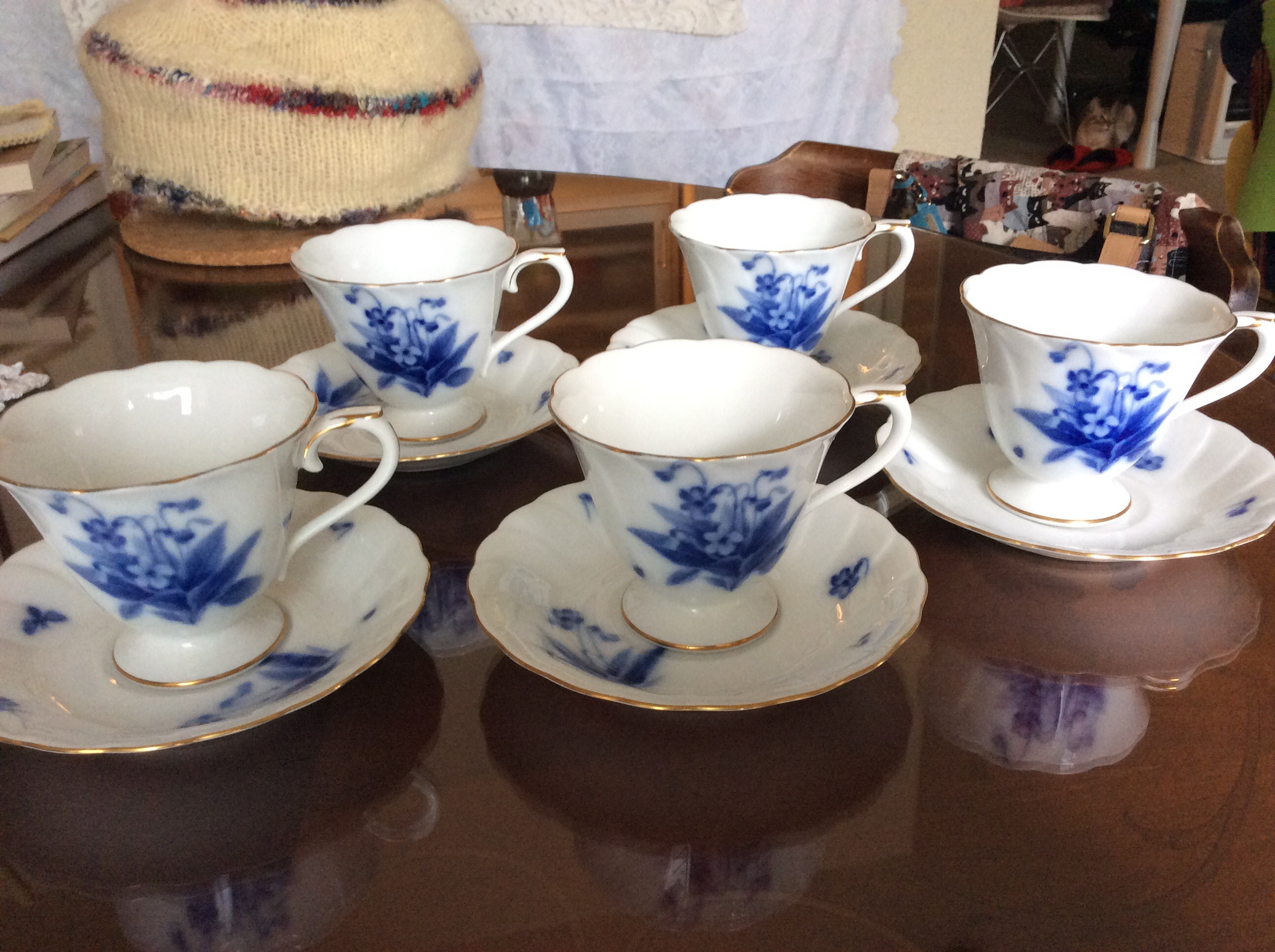 皇室御用達・大倉陶園/オークラ 最高級のコーヒーカップセットを頂きました。 - 猫のトム＆専業主婦の日常 in札幌