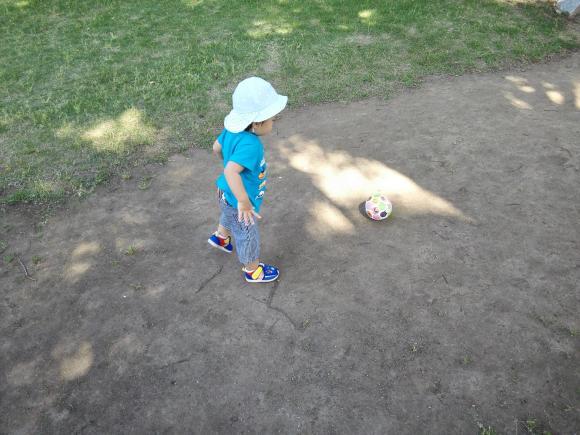 フォトジェニック　サッカー　1歳児　ドリブル　フォーム　センス