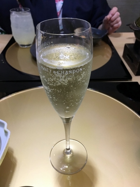 四季彩ホテル湯布院別荘　夕食　スパークリングワイン