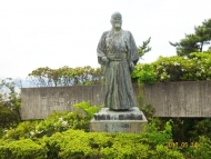 DSC08885吉田茂銅像