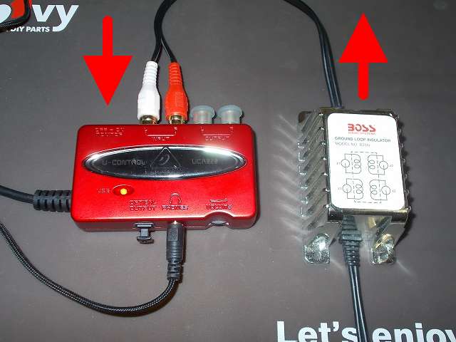 BOSS RCAノイズフィルター アイソレータ B25N AUDIO RCA オス端子をベリンガー BEHRINGER USB オーディオインターフェイス U-CONTROL UCA222 RCA インプット端子に接続