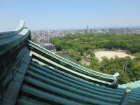 急な名古屋城の屋根
