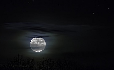 moonlight-1226253_6401.jpg