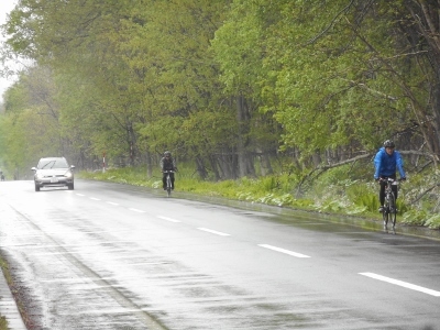 雨にもめげず自転車レース